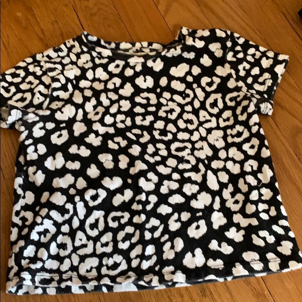 black and white cropped tee